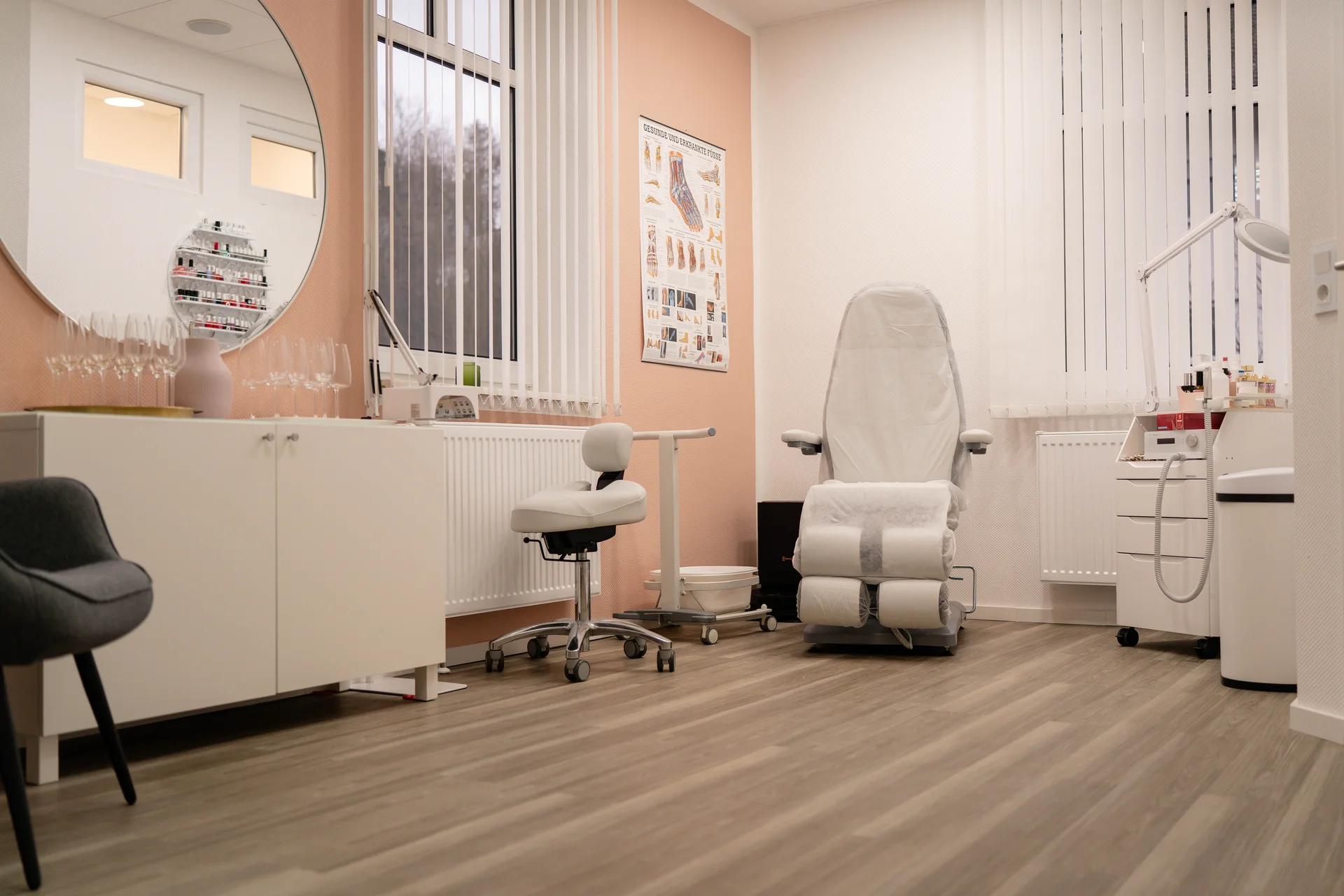 Behandlungsraum für Kosmetik und Fußpflege